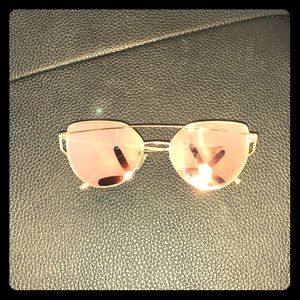 Mirrored sunglasses gold and pink